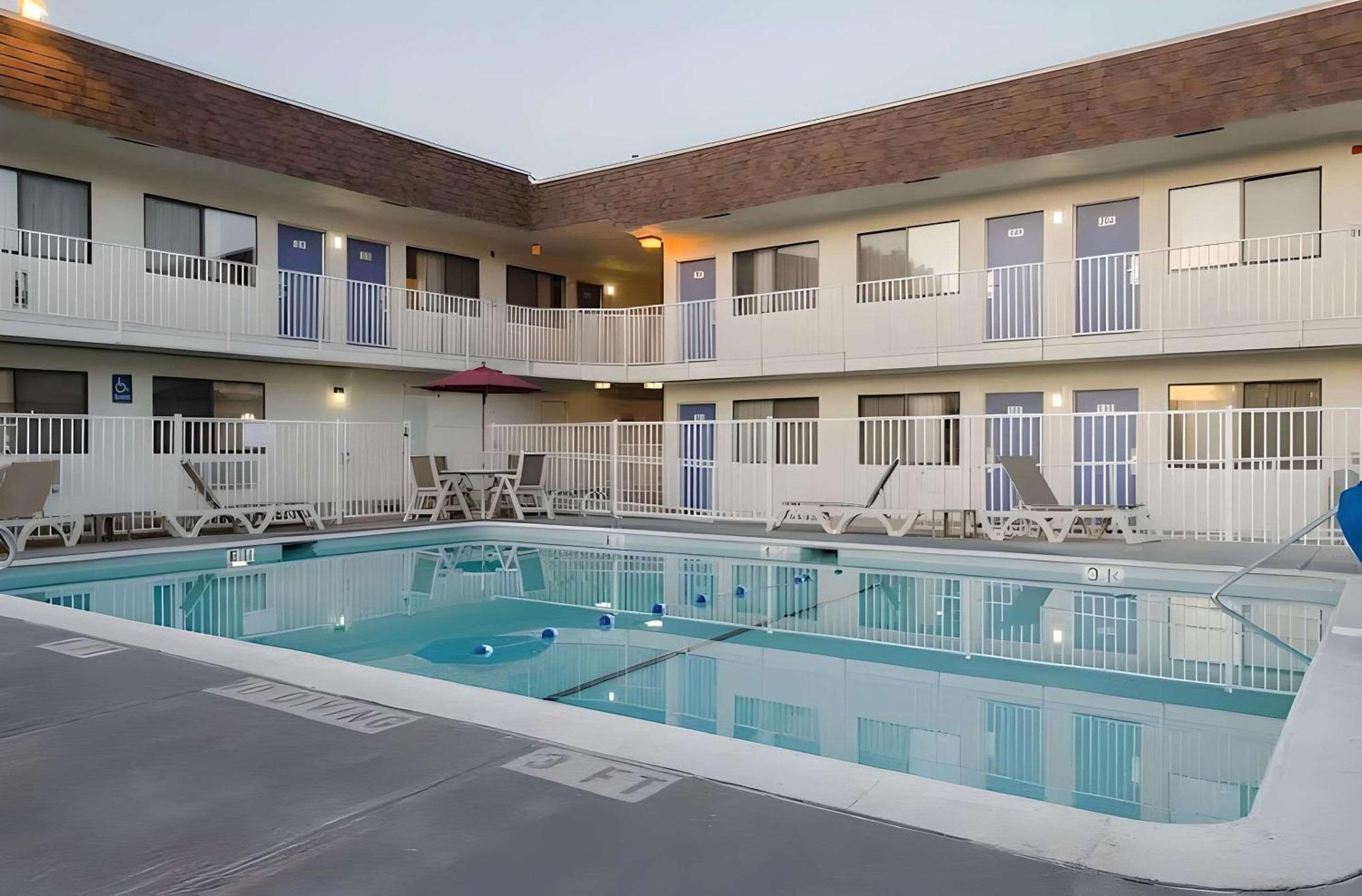 Park Inn By Radisson, Turlock Ngoại thất bức ảnh